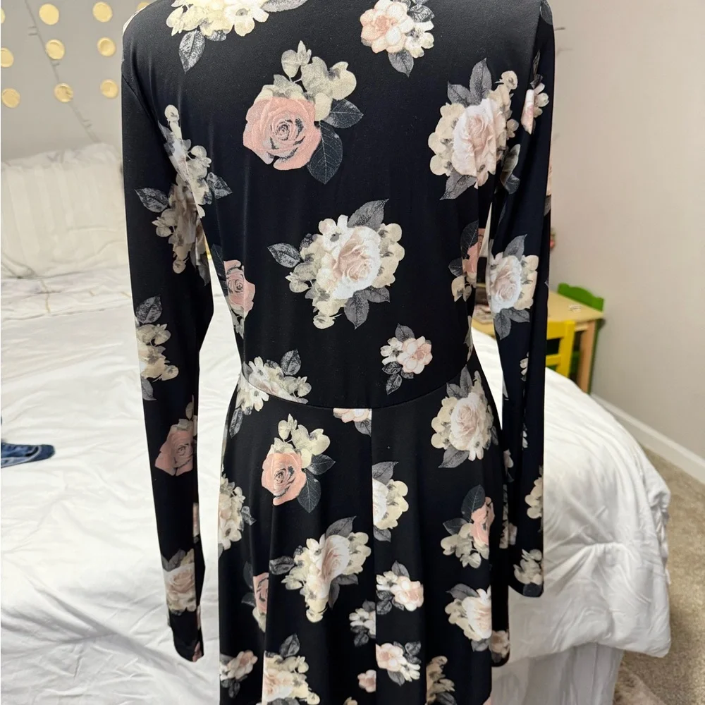 J for Justify Black Floral Criss-Cross Skater Dress L - Picture 2 of 4